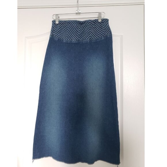 DS Lab Denim Skirt White Stitch Detail and Lace Up Back Size 12 - Picture 10 of 12